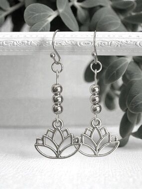 5 For $25💫Silver Lotus Flower Filigree Leaf Dangles